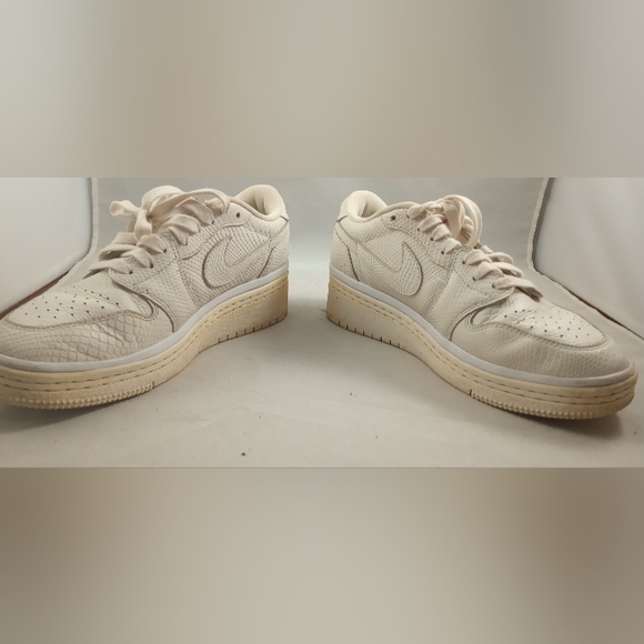 Jordan 1 Retro Low Lifted Size 9 Womens' Basketball Sneakers - Picture 6 of 7
